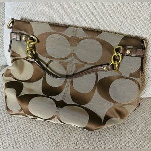 Medium size Coach bag